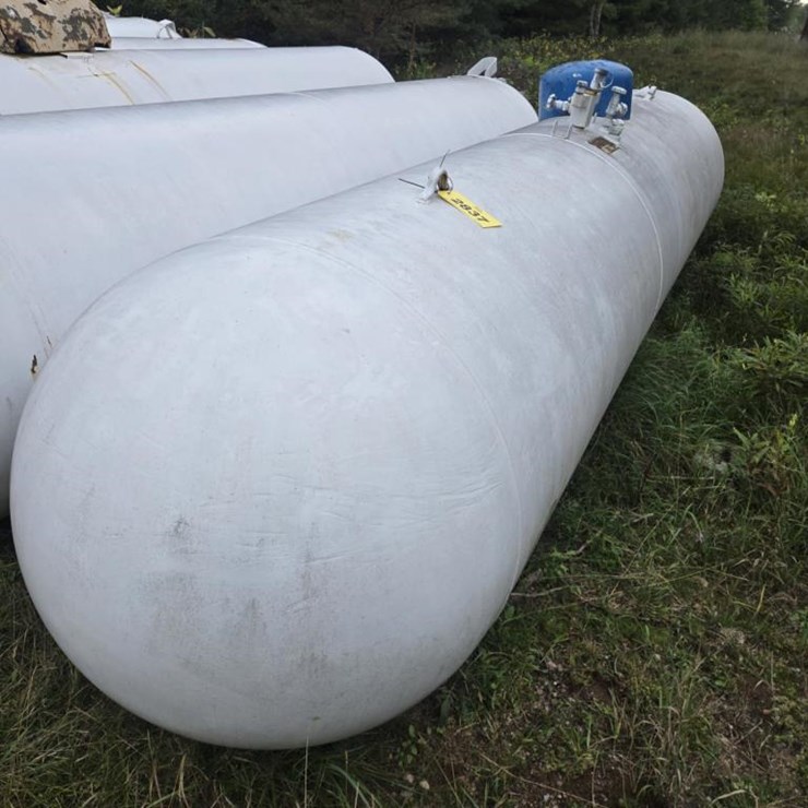 #2837 • Superior Manufacturing 1000 Gallon LP Tank