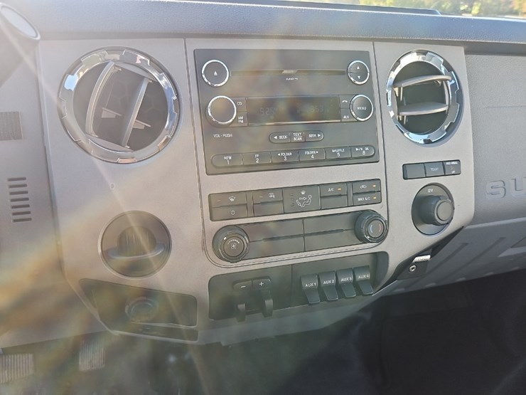 2014-ford-f550-xlt-image-32