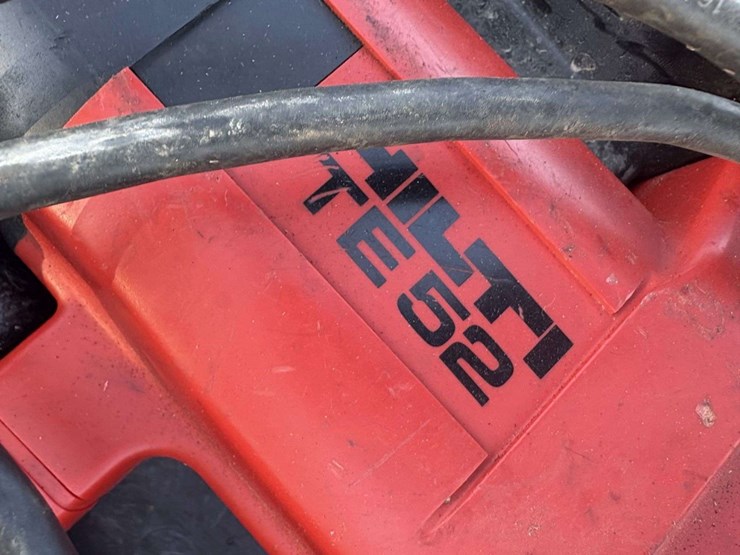 hilti-te52-hammer-drill,-with-(2)-drill-bits,-jackhammer-bit,-in-steeltex-case-image-3