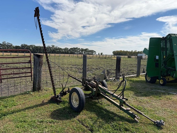 john-deere-no.-11-sickle-mower,-9’-bar,-with-cylinder,-*needs-a-new-pitman*,-rivet-sections.-this-it-image-2