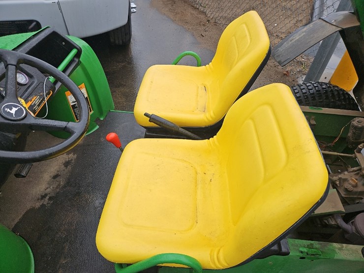 john-deere-gator-image-11