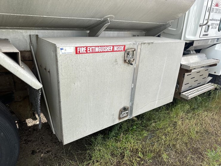 2015-western-star-4700sb-image-24