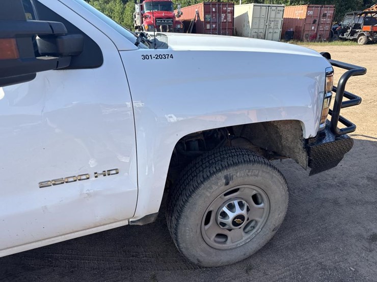 2019-chevrolet-2500-image-21