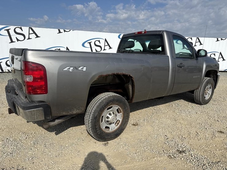 2014-chevrolet-2500-image-5