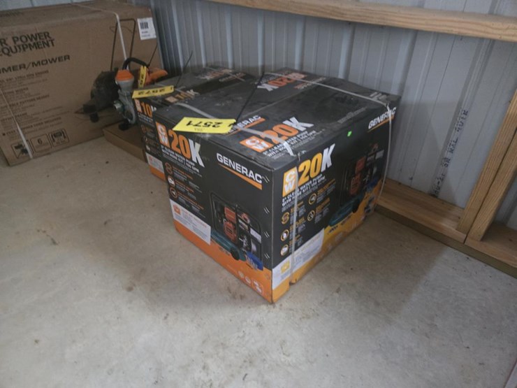 #2571-•-unused-cw20k-2"-water-pump-w/-hose-kit-image-1