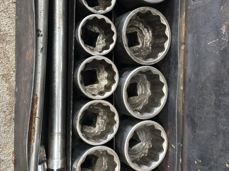#139-•-pittsburgh-1"-drive-socket-set-image-2