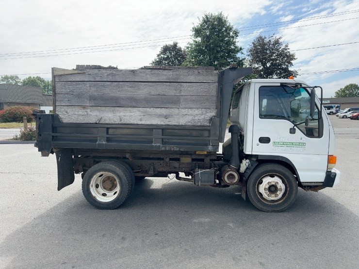 2003-isuzu-npr-image-6