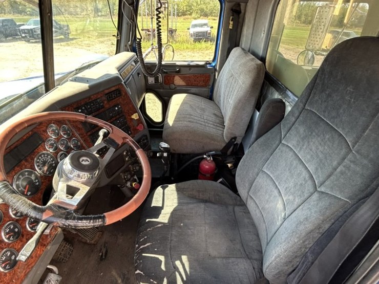 #1753-•-2005-western-star-tri-axle-storm-cleanup-truck-image-96