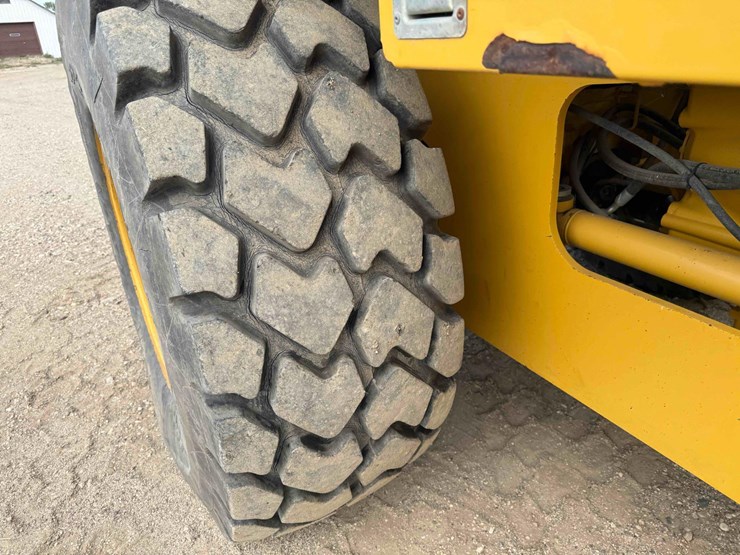 deere-624k-image-11