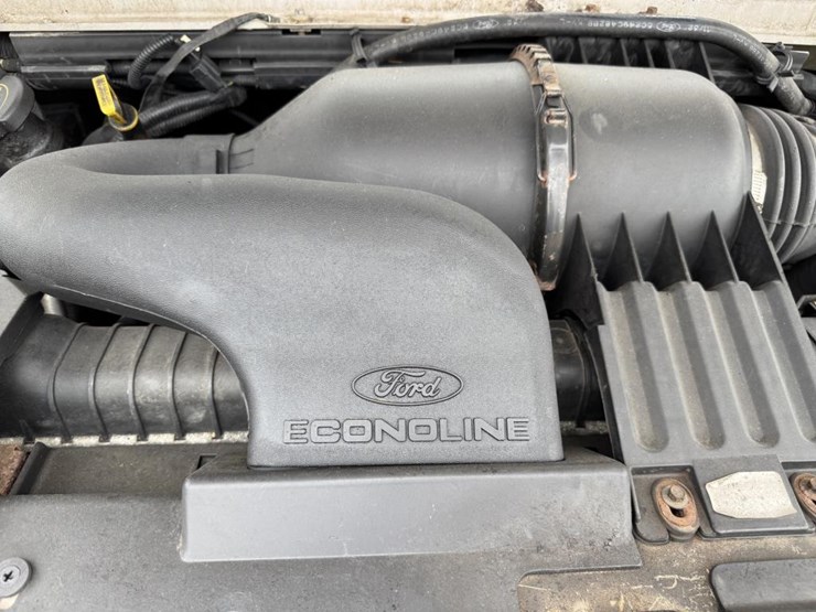 2008-ford-cargo-image-39