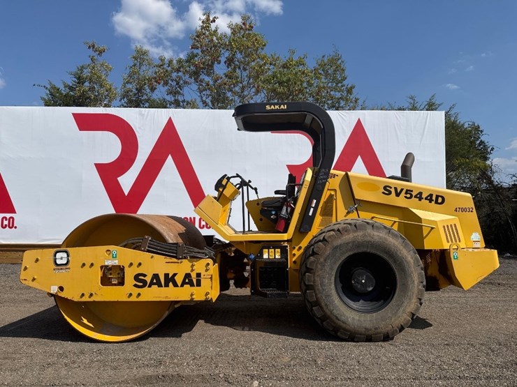 sakai-sv544-smooth-drum-roller-image-1