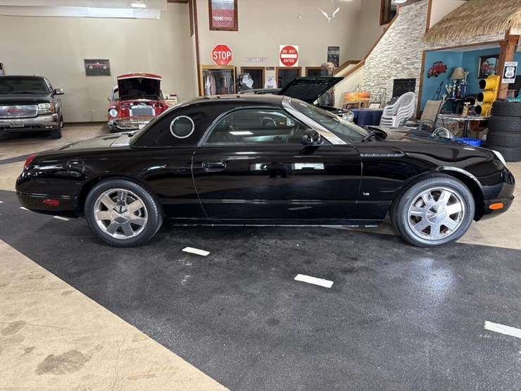 #1392-•-2003-ford-thunderbird-convertible-car-image-6