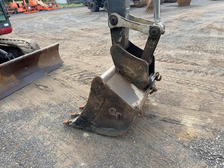 2005-takeuchi-tb175-image-8