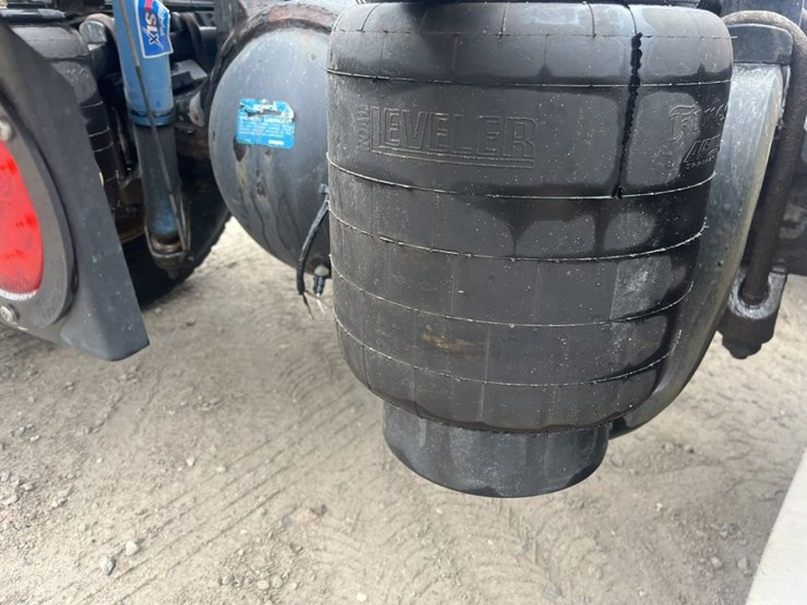 2020-kenworth-t680-image-56
