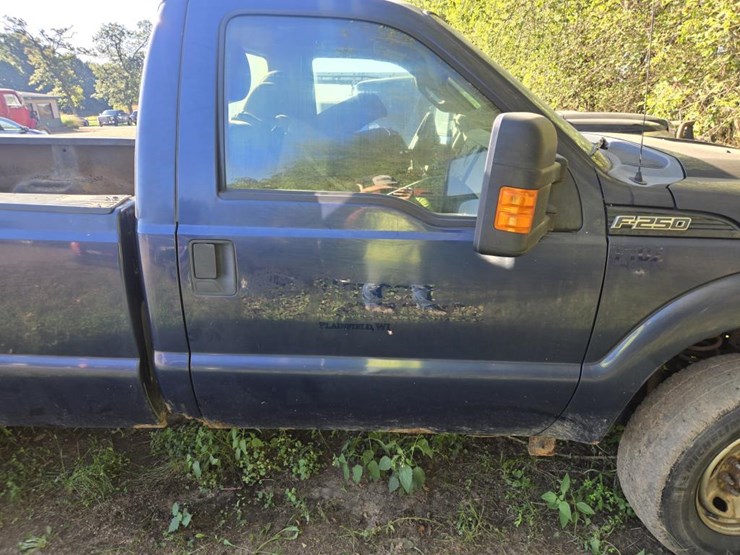 2011-ford-f250-image-13