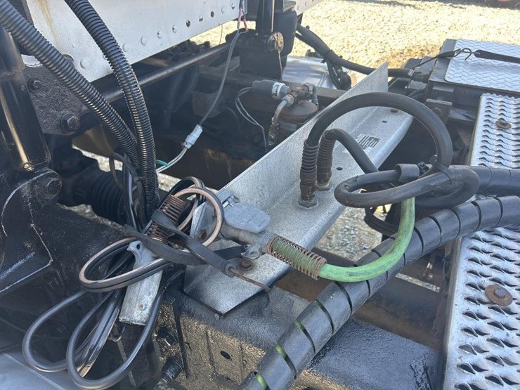 2007-peterbilt-386-image-19
