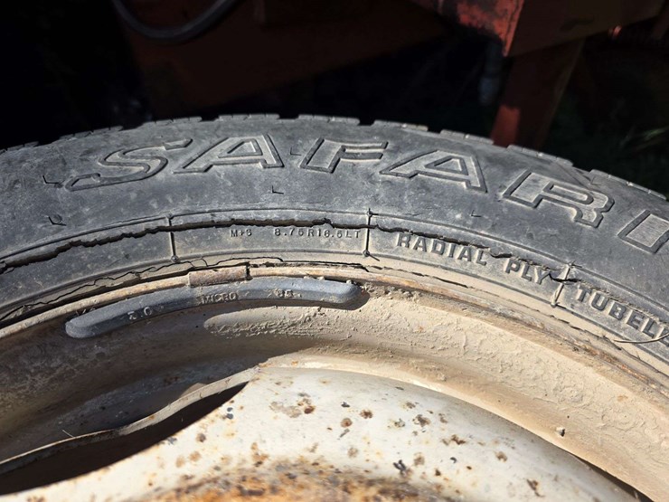 (4)-8.75r16.5-tires-on-dually-rims,-good-tread,-some-sidewall-cracks-image-6