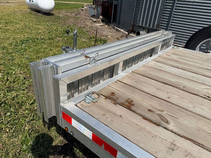 2023-wolverine-26'-aluminum-trailer,-(2)-7,000lb-axles,-(2)-7,000lb-ramps,-wood-floor,-235/80r16-tir-image-22