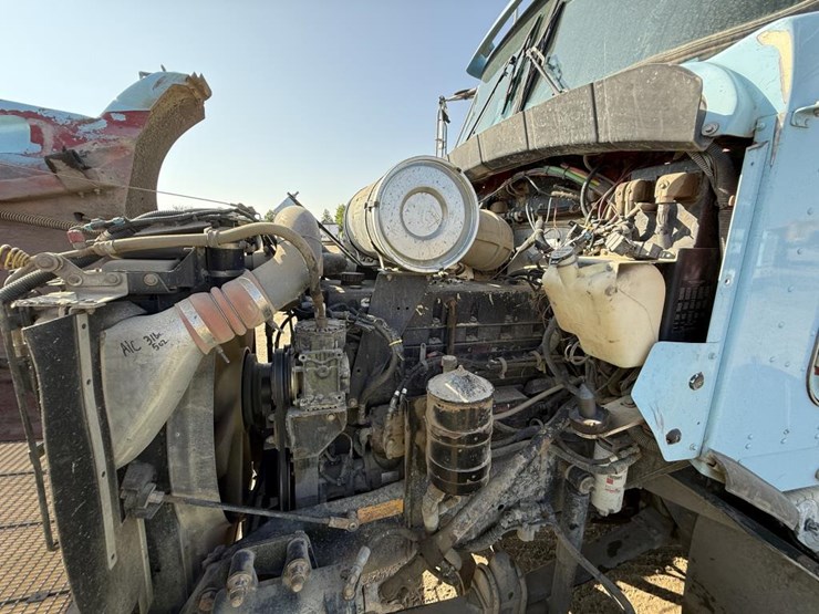 2015-kenworth-t800-image-39