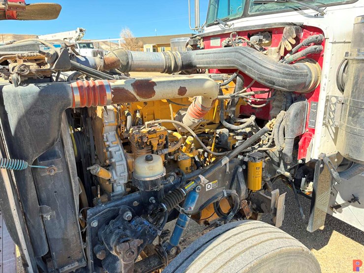 2004-peterbilt-379-image-19
