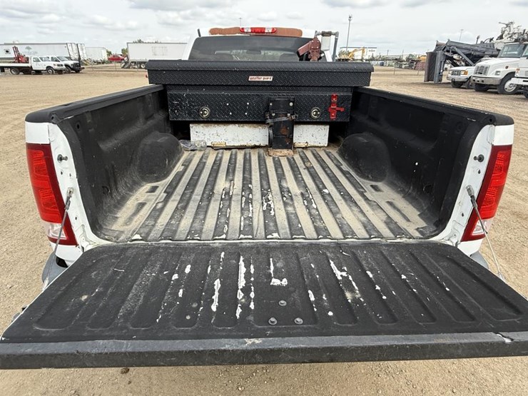 2011-gmc-2500hd-image-29
