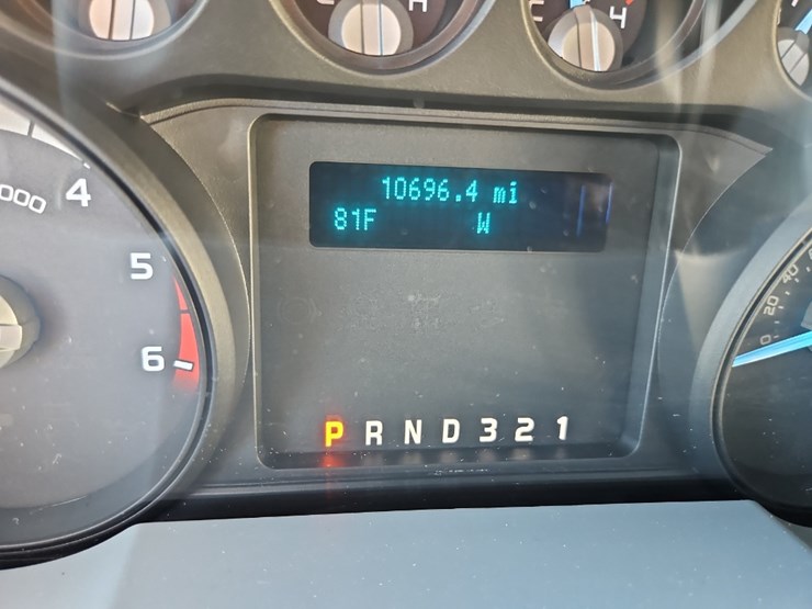 2014-ford-f550-xlt-image-35