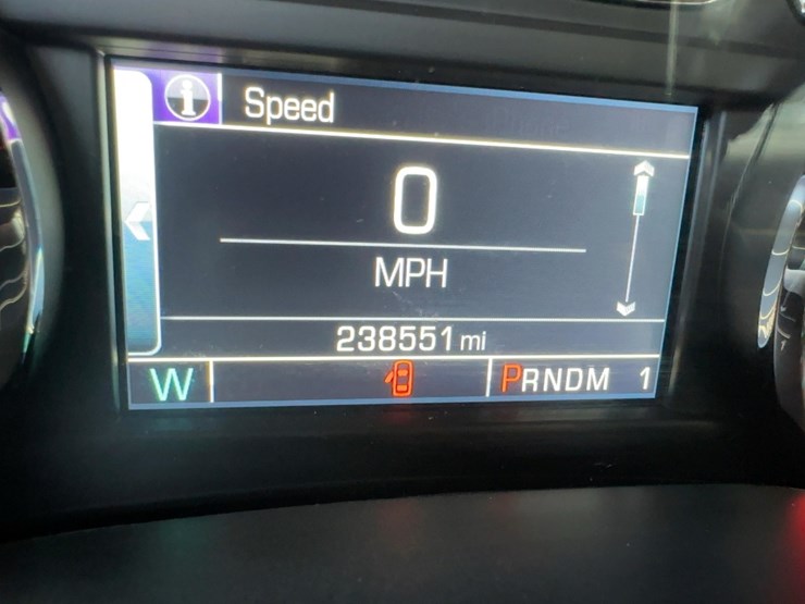2015-chevrolet-silverado-image-26