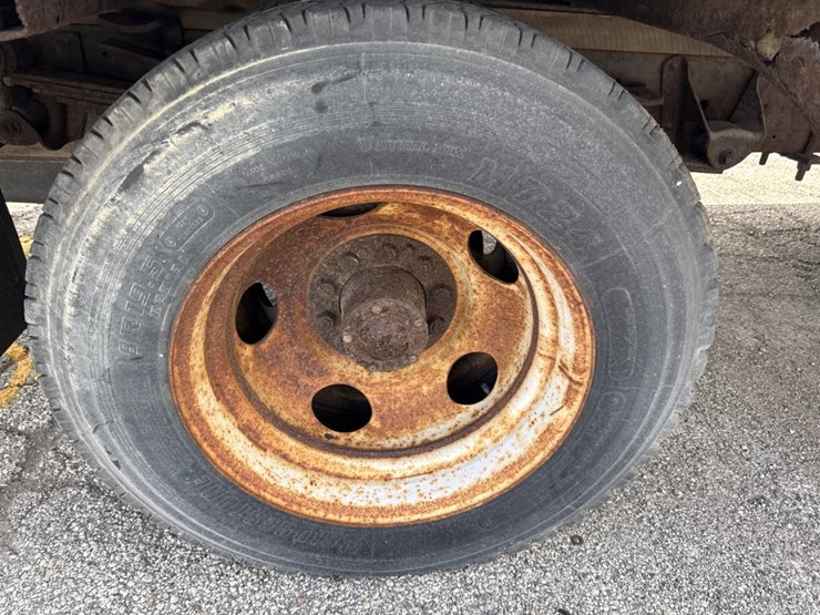 1996-gmc-3500-image-32