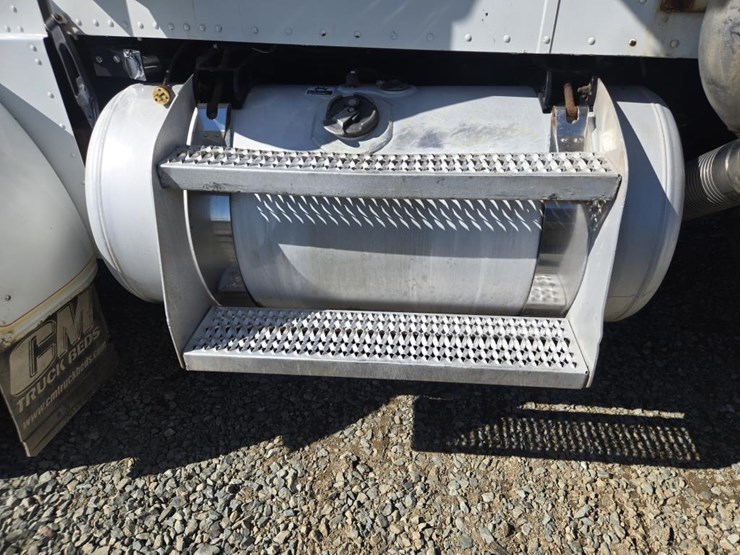 2006-caterpillar-c15-image-13