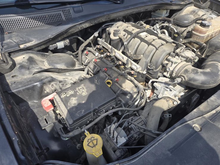 #1235-•-2019-dodge-charger-awd-car-image-14