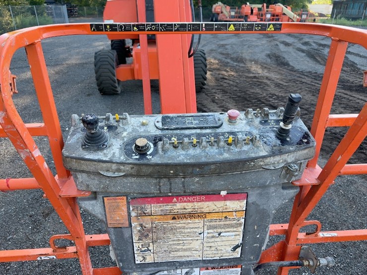 2013-jlg-800aj-image-9