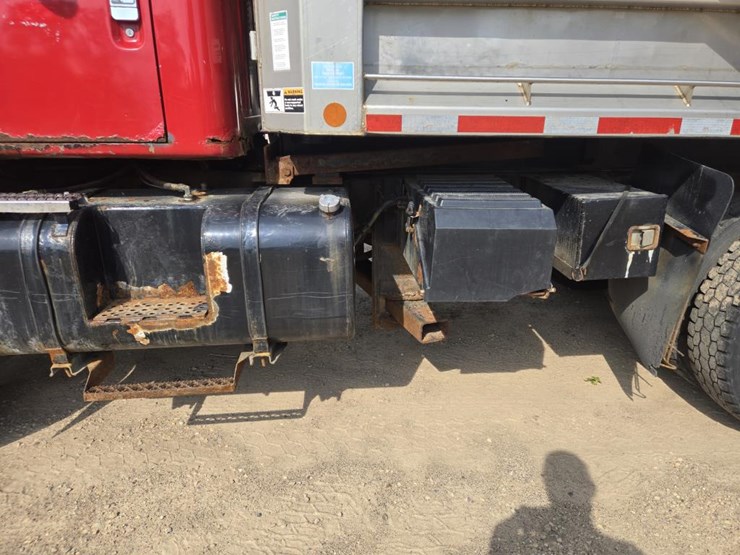 #1243-•-2002-international-6x4-dump-truck-image-18