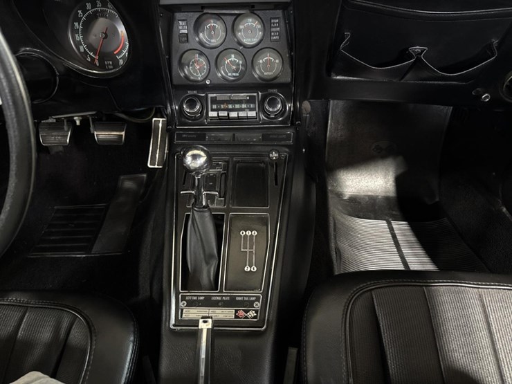 #1390-•-1969-chevrolet-corvette-stingray-car-image-40