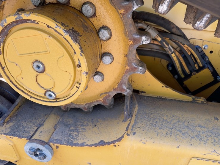 2022-caterpillar-279d3-image-13