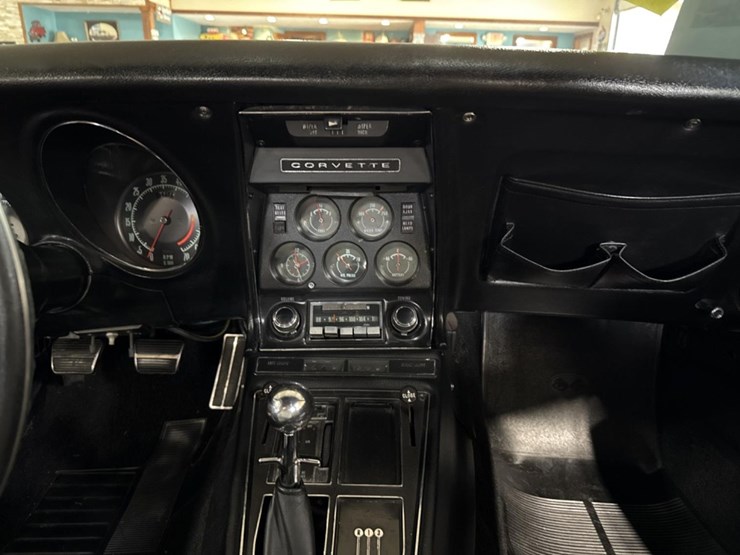 #1390-•-1969-chevrolet-corvette-stingray-car-image-39