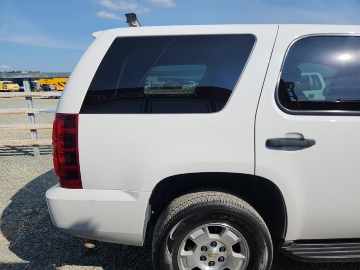 2013-chevrolet-tahoe-image-14