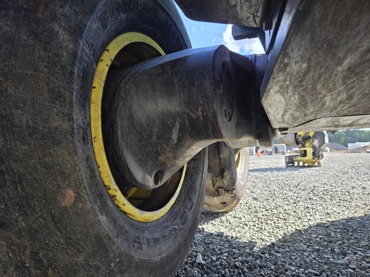 2010-john-deere-2010-image-60