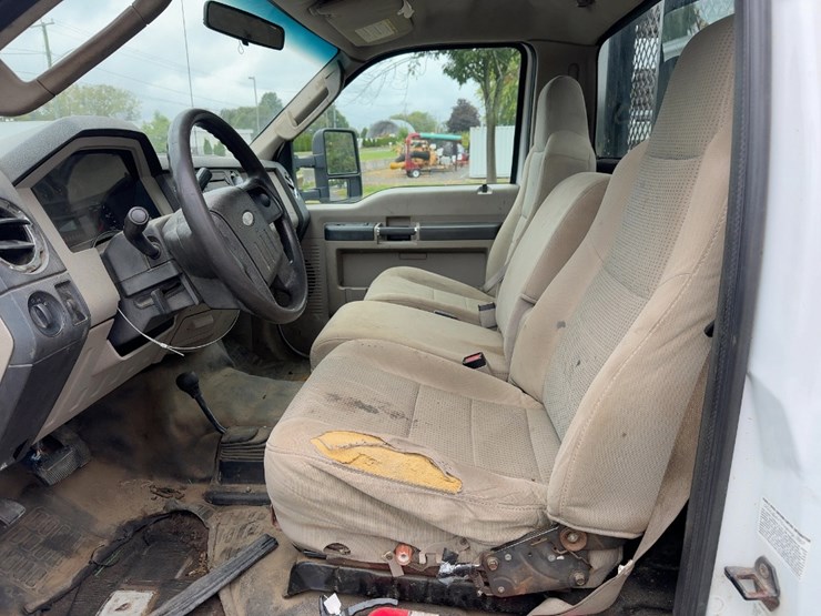 2008-ford-f550-xlt-image-16