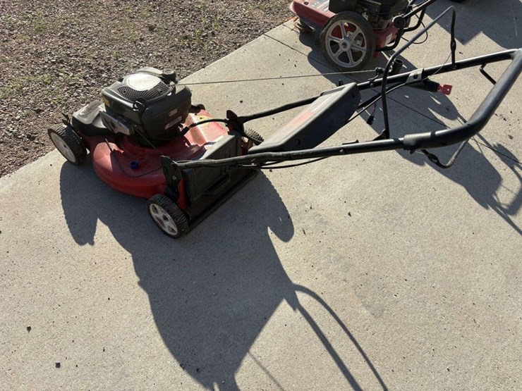 poulan-pro-walk-behind-lawn-mower,-22”,-6.25-hp-b&s,  *needs-tune-up-image-8