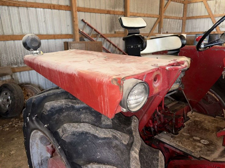 1965-farmall-656-tractor,-open-station,-gas,-nf,-fenders,-15.5-38-rears,-(3)-pair-of-rear-wheel-weig-image-13