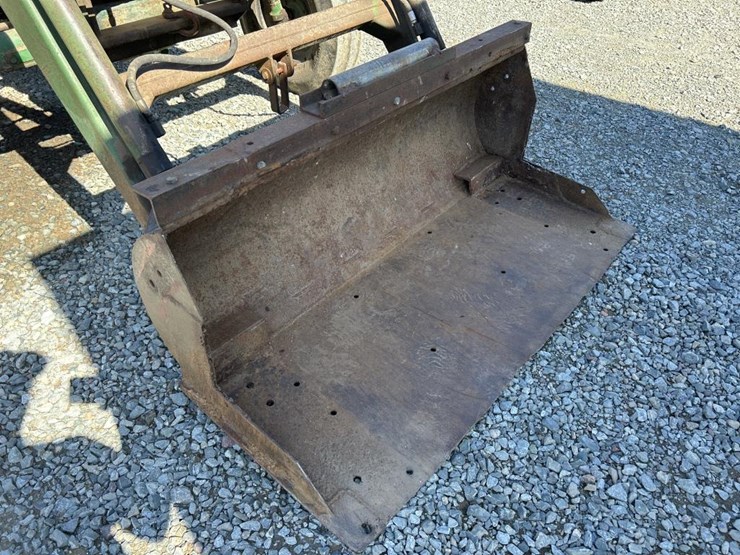 #5217-•-oliver-tractor-w/-loader-image-10
