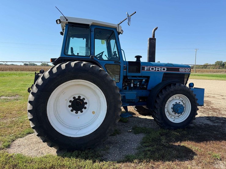 1993-ford-8830-image-8