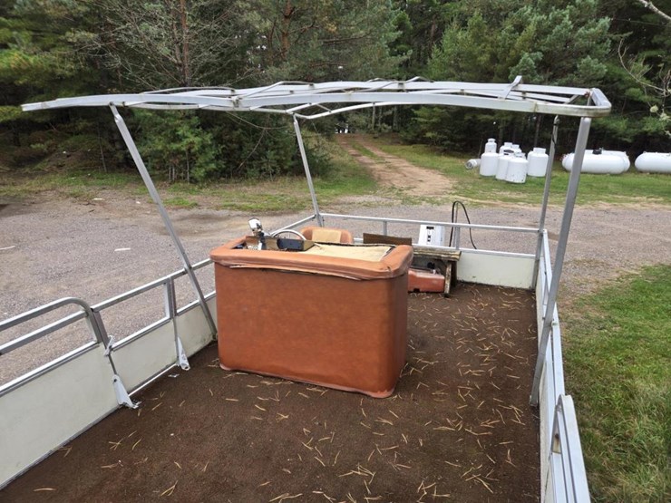 #2582-•-crestii-25-pontoon-boat-image-14