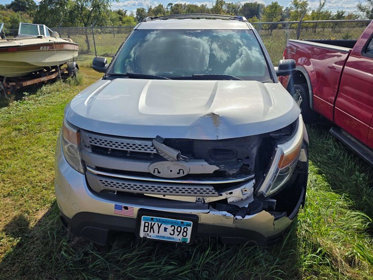 2015-ford-explorer-image-3