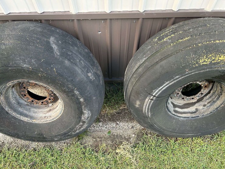(4)-tires,-19lx16.1-on-8-bolt-rims-image-2