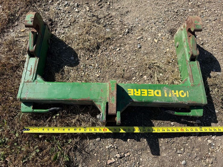 john-deere-quick-hitch.-this-item-is-located-in-south-dakota,-therefore-south-dakota-sales-tax-rules-image-4