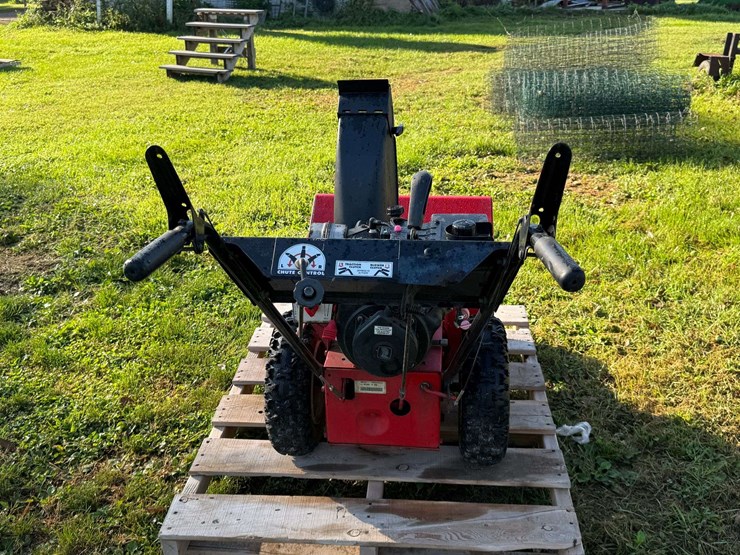 snapper-heavy-duty-snowblower,-24’,-runs-and-works-good-per-seller-image-3