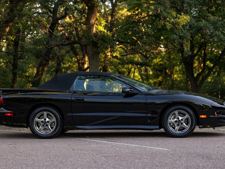 #2284-•-2002-pontiac-firebird-trans-am-convertible-image-4
