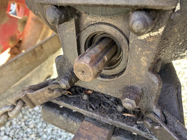 massey-ferguson-165-image-27