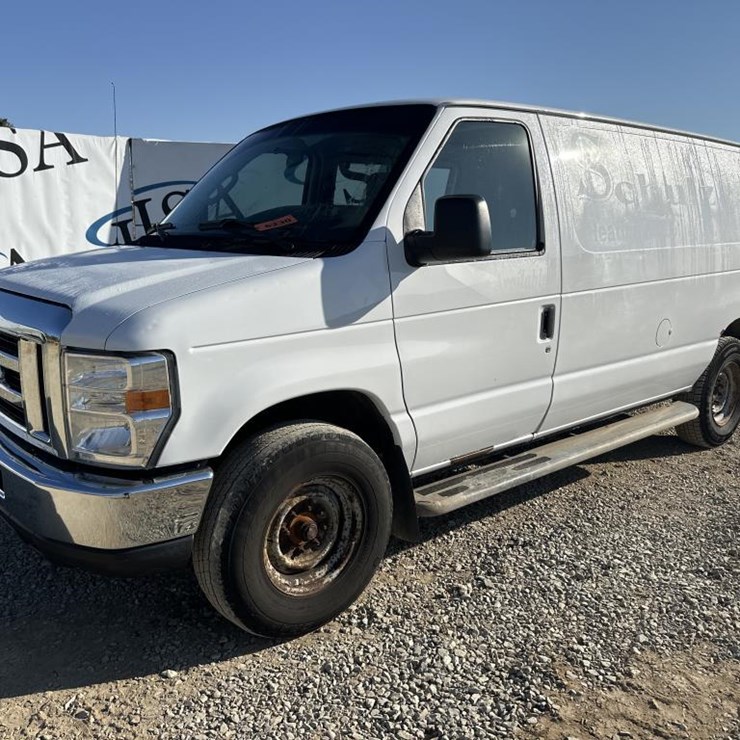 2014 FORD E250
